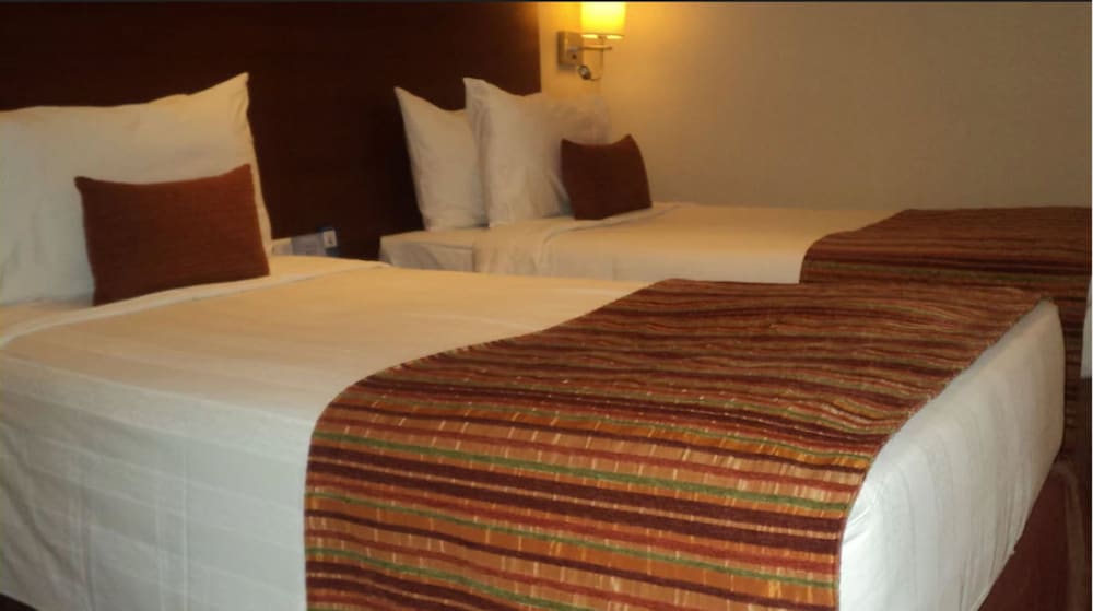 Deluxe Room (Deluxe Twin Room) - Photo 1