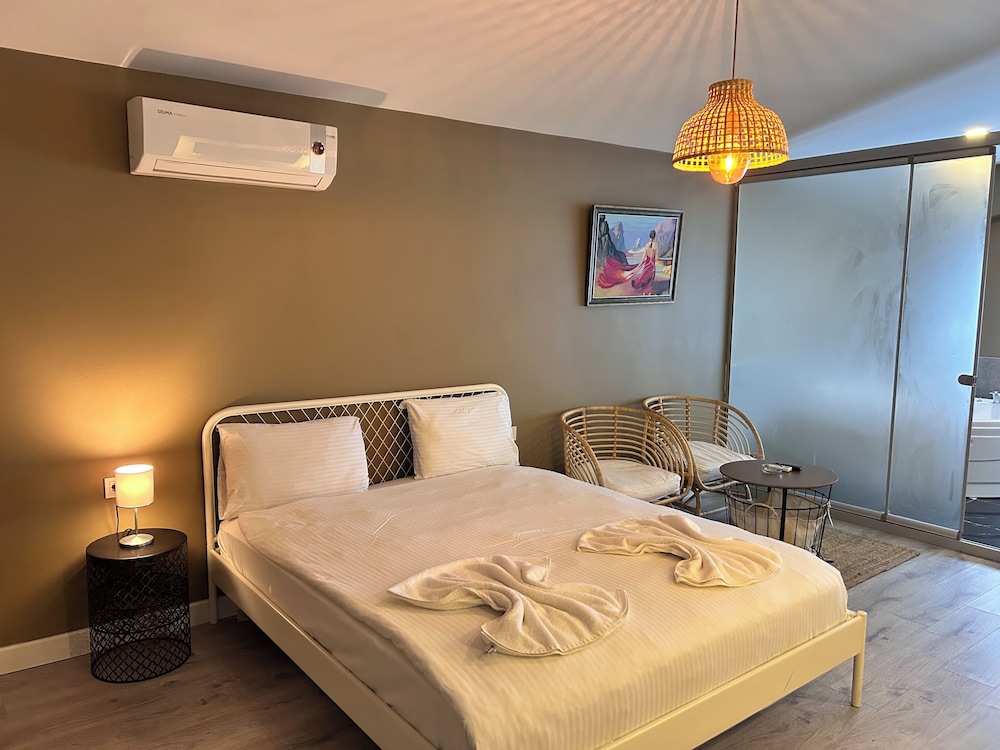 Design Room - Photo 1