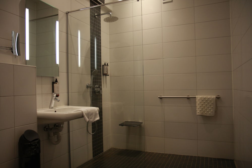 Standard Room, 2 Twin Beds photo 1