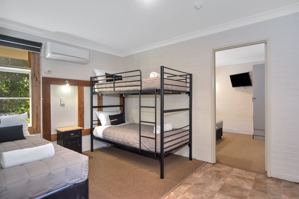 Two Bedroom Family Suite (5 People) photo 2