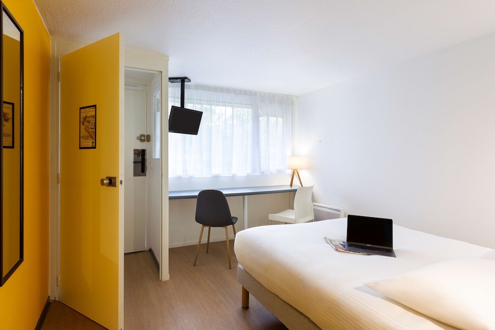 Standard Room, 1 Double Bed - Photo 4