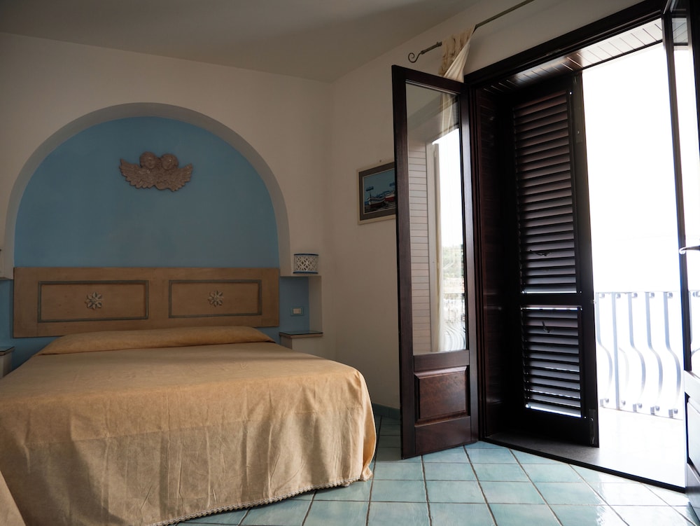 Camera Gio' Vista Mare Frontale