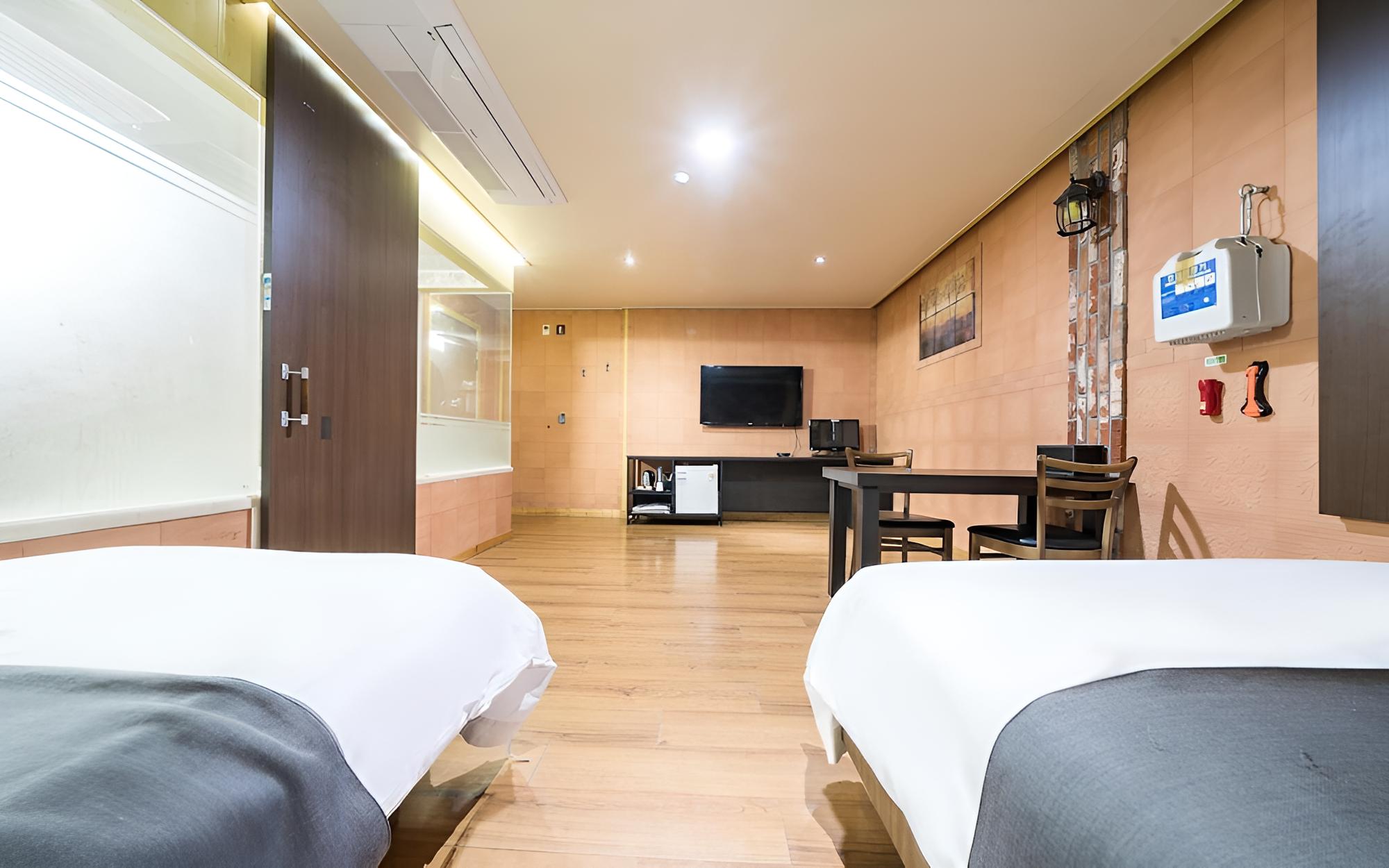 Room (Red Clay Room Special Room-Twin (Netf) - Photo 3