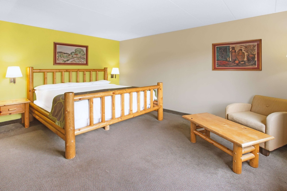 Grand Room, 1 King Bed photo 2