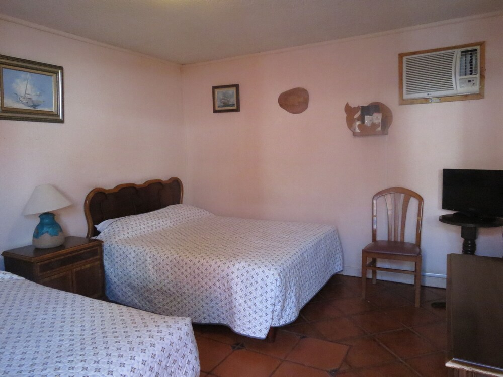 Standard Room - Photo 11