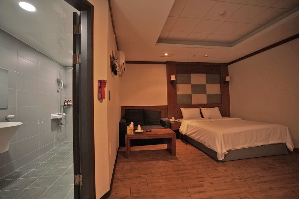 Signature Room