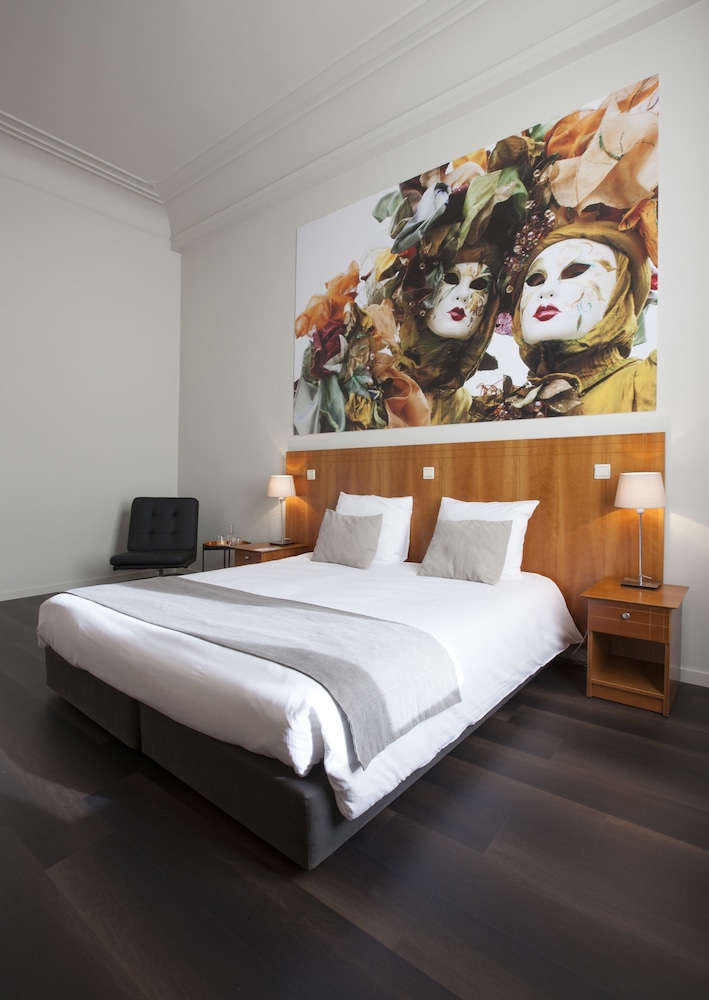 Standard Double Room, Bathtub - Photo 1