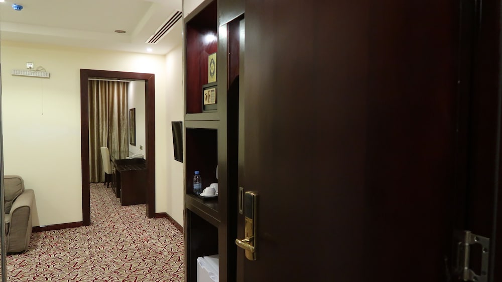 Lotus Suite photo 3