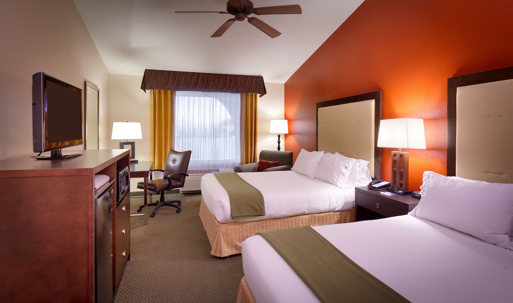 Standard Room, 2 Queen Beds - Photo 2