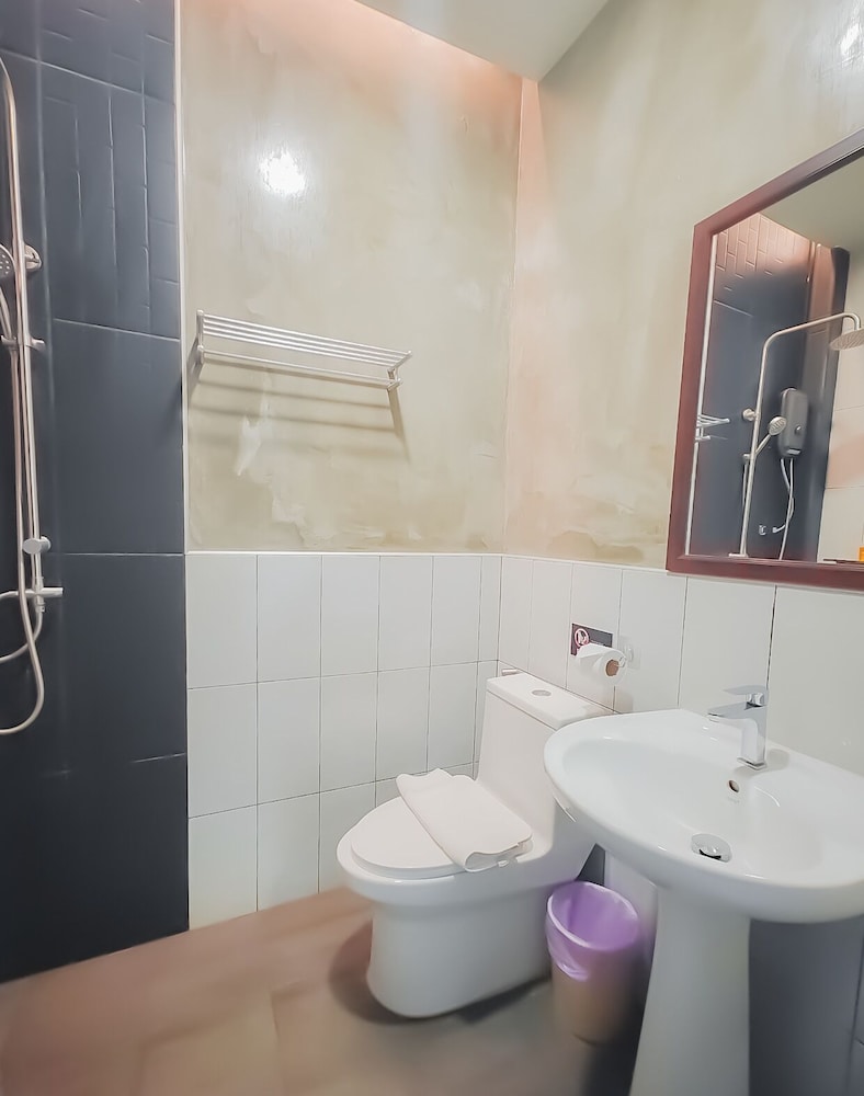 Standard Double or Twin Room - Photo 27