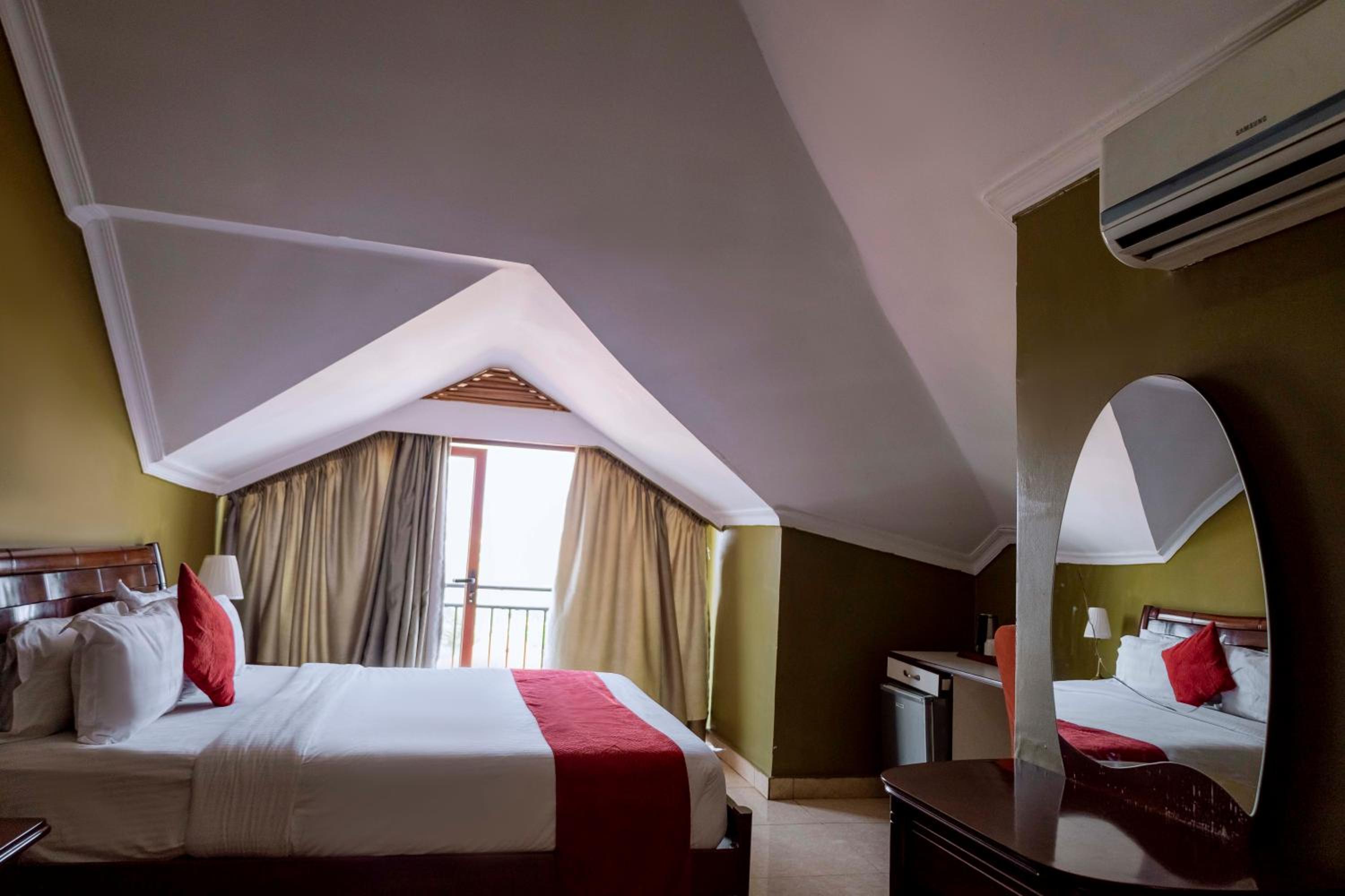 Deluxe Junior Suite photo 1