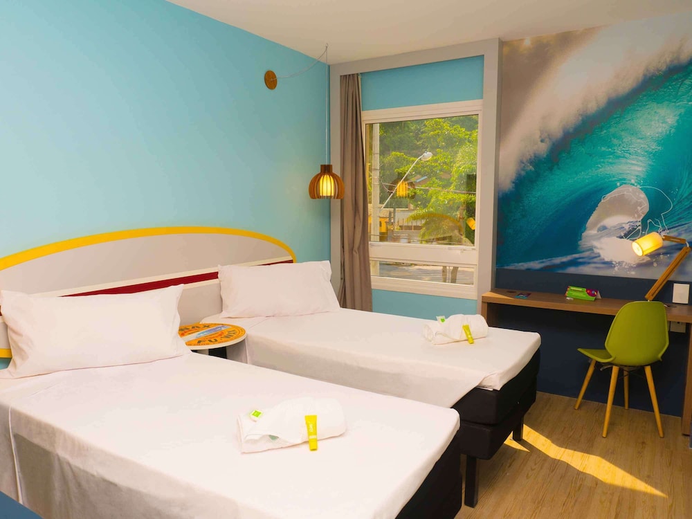 Standard Room, 3 Twin Beds, Non Smoking photo 3