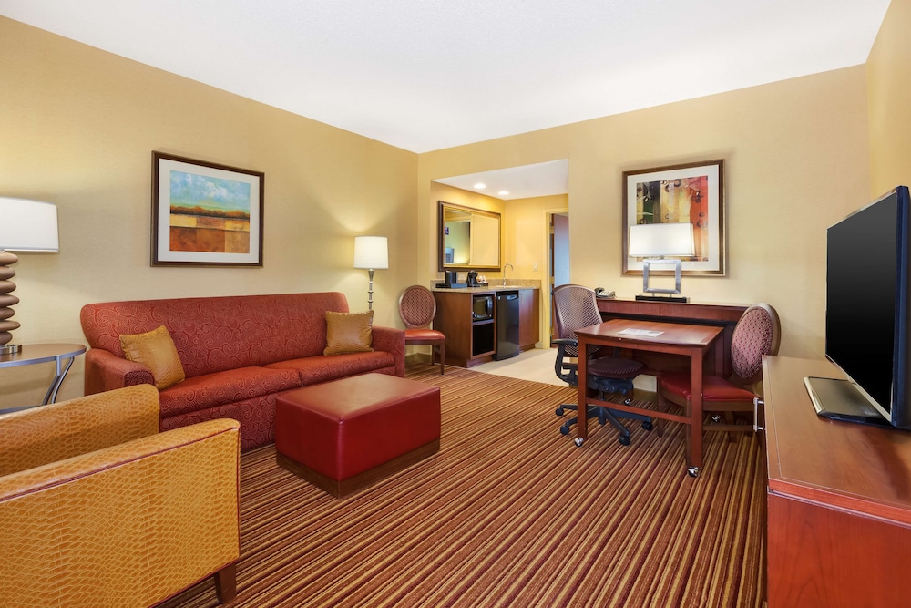 Suite, Two Queen Beds and One Sofa Bed, Non Smoking - Photo 1
