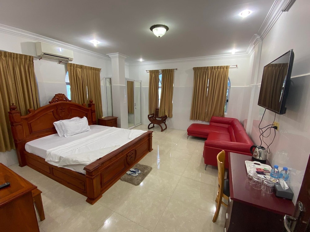 Family Room, 3 Bedrooms