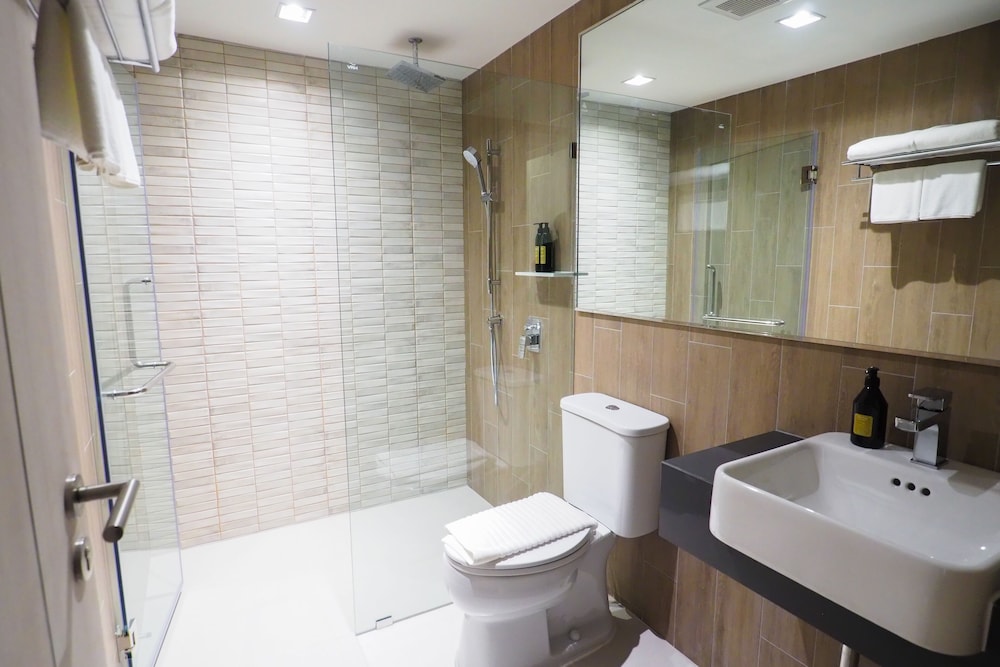 One Bedroom Executive photo 2