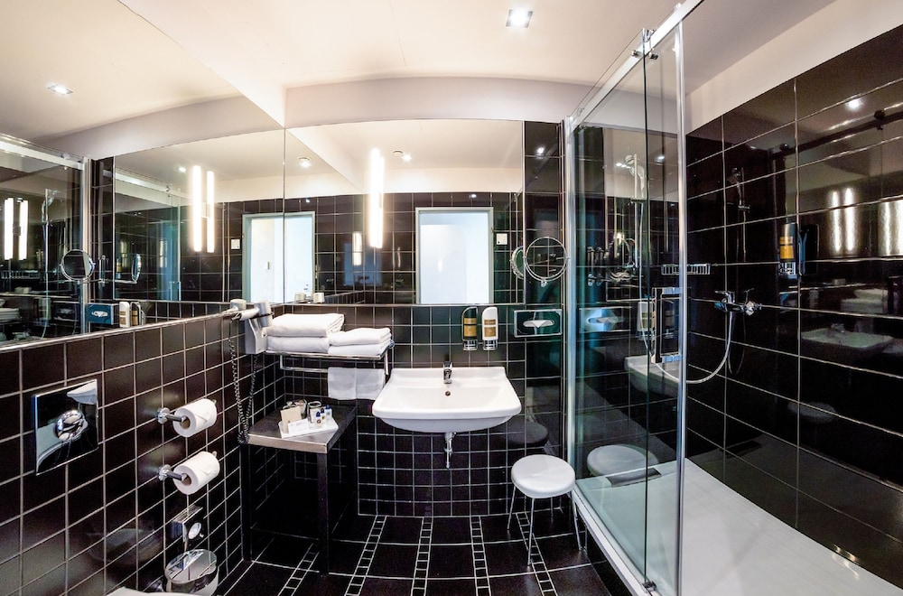 Deluxe Double or Twin Room - Photo 7