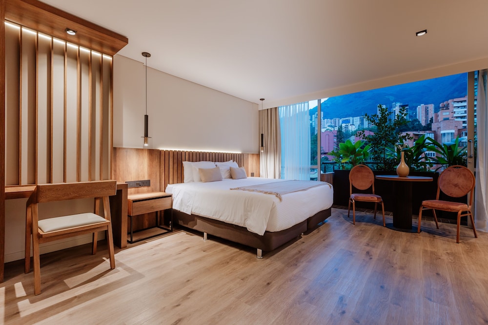 Superior Quadruple Room, Bathtub