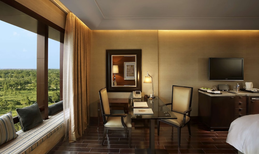 Club Room (Royal) photo