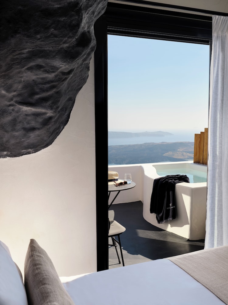 Rocca Dome with Caldera View & Outdoor Hot Tub - Photo 7