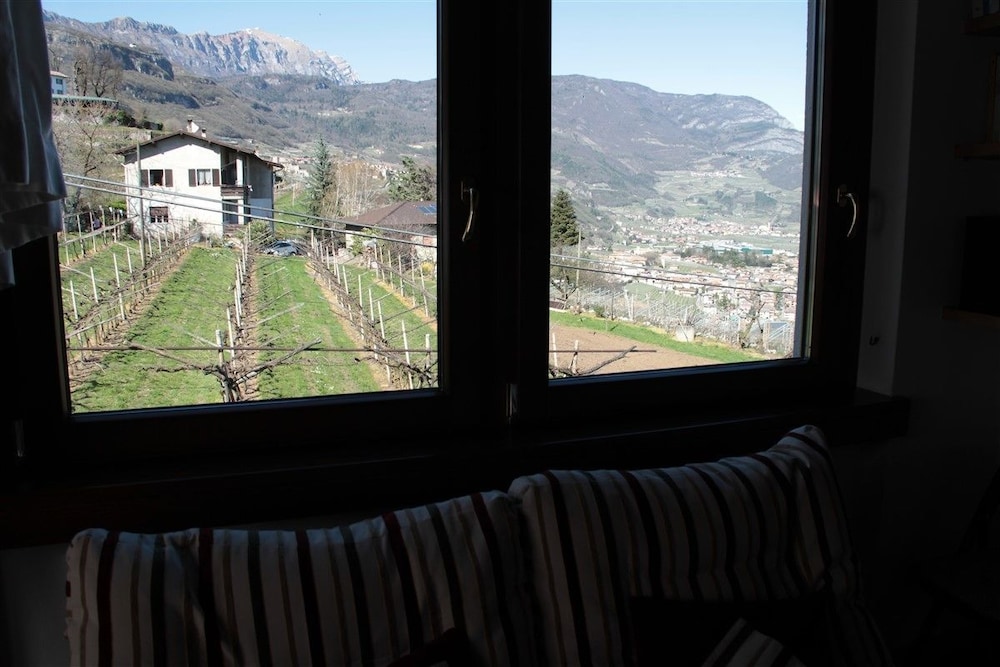 Comfort Triple Room, Garden View (Acero) photo 3