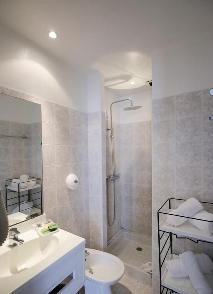 Standard Double Room, 1 Double Bed - Photo 3