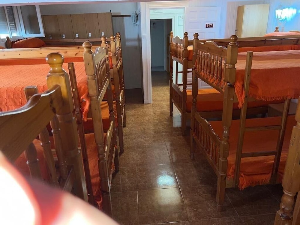 Habitación compartida con baño (14 personas)