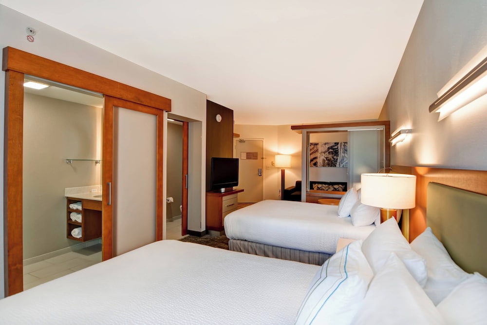 Studio, Multiple Beds (Mobility Accessible, Roll-in Shower) photo 1
