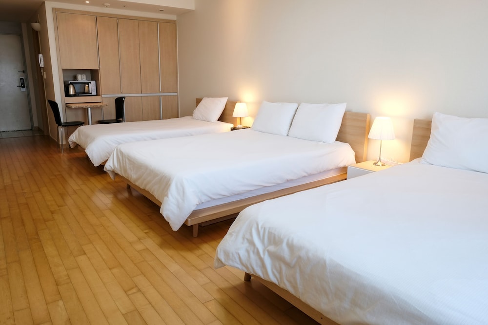 Triple Room (2Queen 150*200cm & 1Sinlge 110*200cm) photo 1