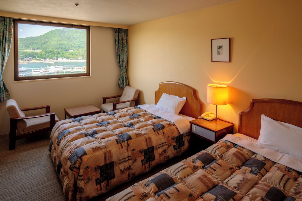 Standard Twin Room, 2 Bedrooms, Smoking photo 1