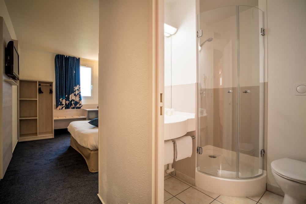 Double Room - Photo 9