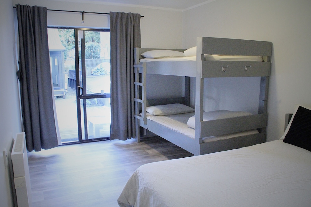 Standard Quadruple Room (Double with Bunk Bed) photo 2