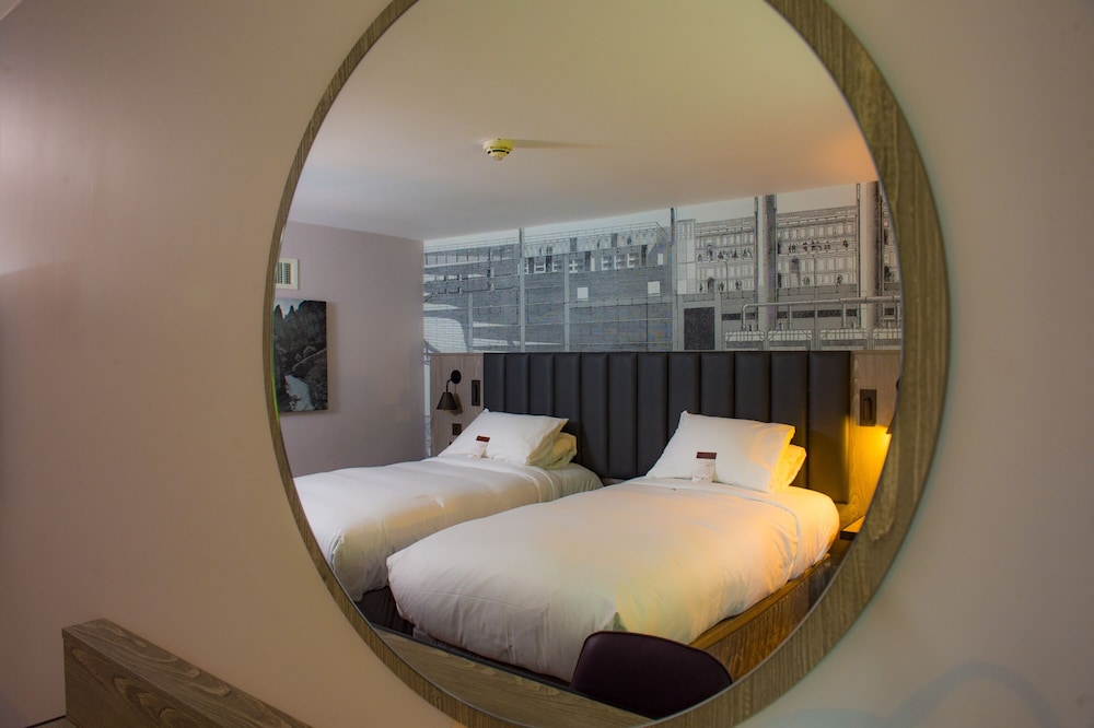Twin Room - Photo 13