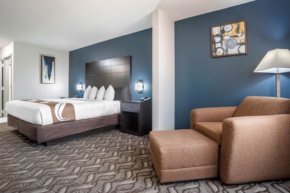 Suite, 1 King Bed, Non Smoking - Photo 7