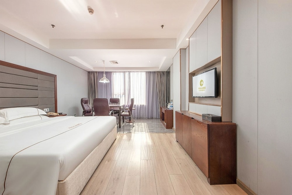 Signature Double Room, City View