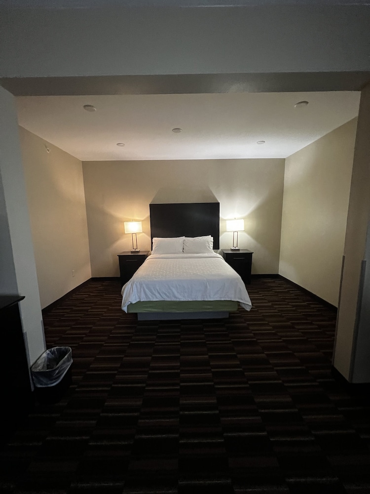 Suite, Multiple Beds