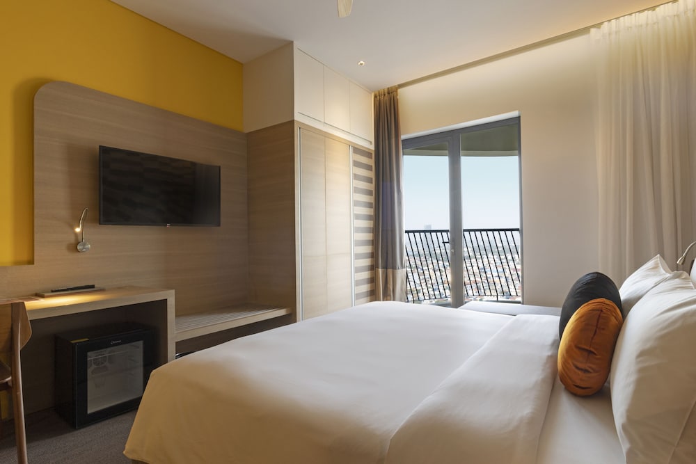Double Room, Balcony, River View photo 2