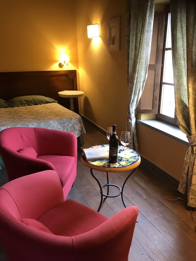 Comfort Double Room, 1 Queen Bed, Refrigerator, Vineyard View photo 2