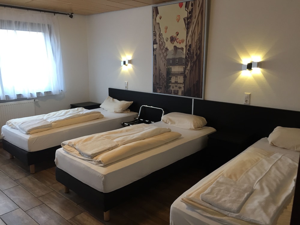 Basic Triple Room - Photo 1
