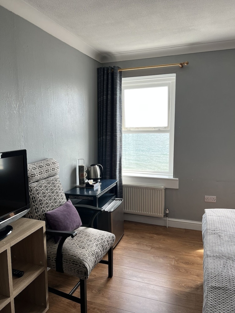Family Triple Room, Ensuite, Sea View photo 2