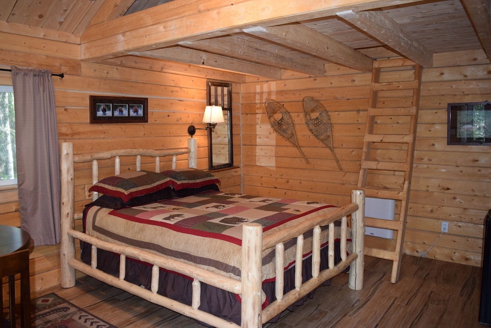 Yukon Cabin (Shared Restroom) photo 3
