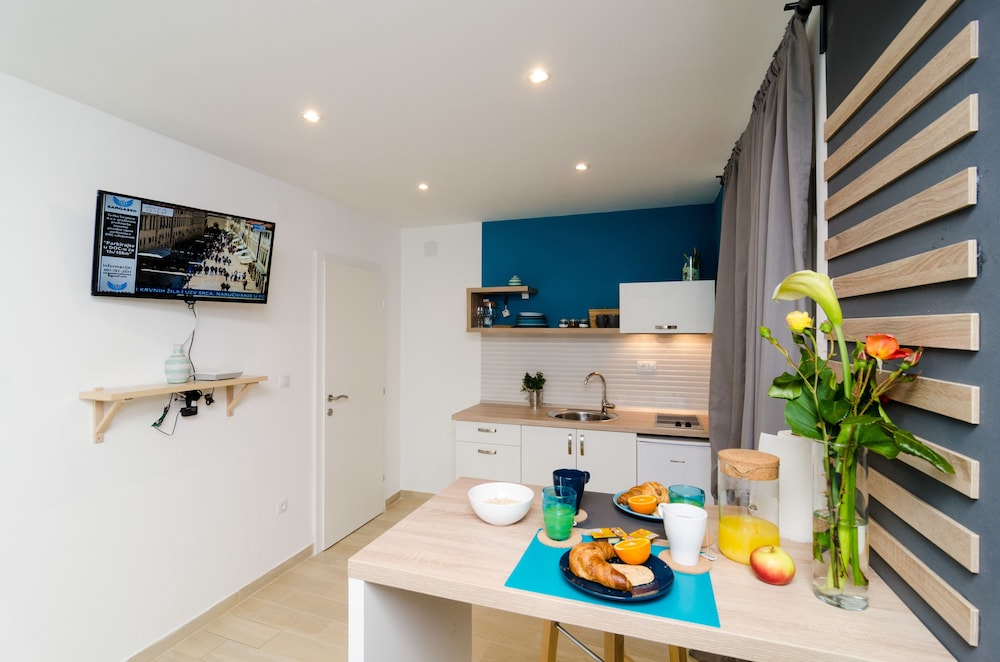 Standard Studio, 1 Queen Bed, Kitchenette photo 1