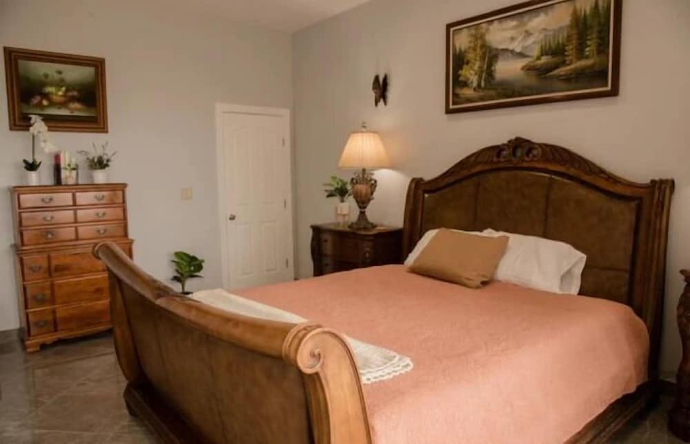 Luxury Suite photo 2
