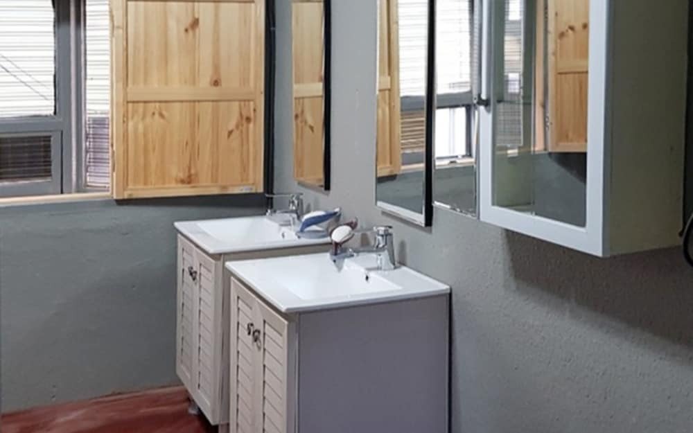 Shared Dormitory, Women Only (6 People) photo 3