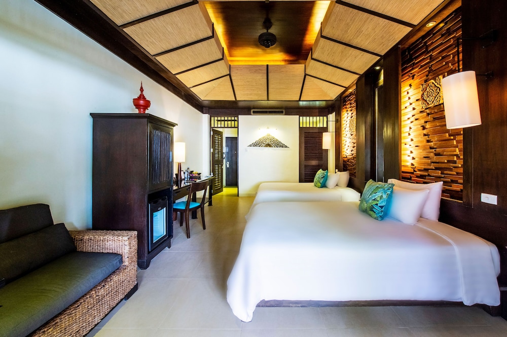 Deluxe Room, Sea View - Photo 8