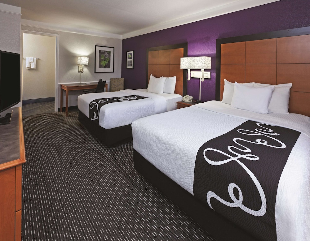 Deluxe Room, 2 Double Beds, Non Smoking - Photo 2