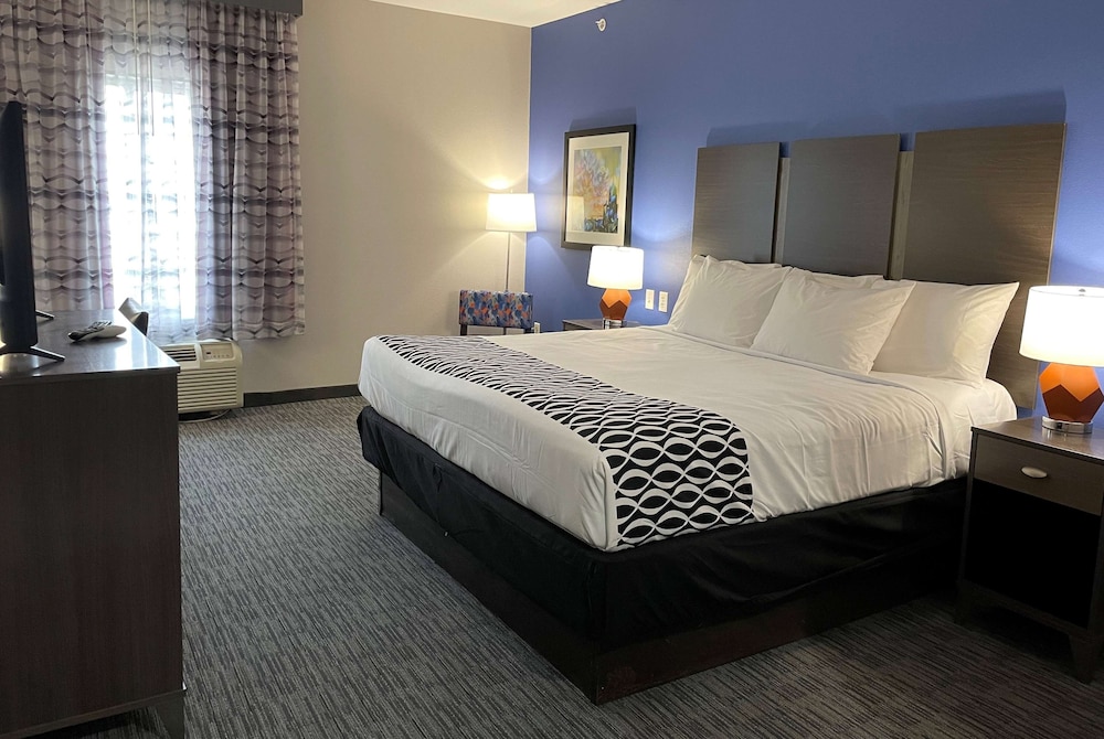 Room, 1 King Bed, Non Smoking - Photo 1