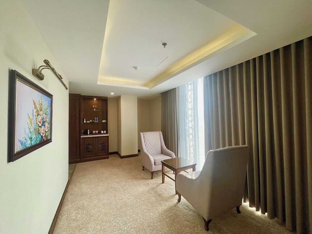 Junior Double Room, Balcony, City View photo 3