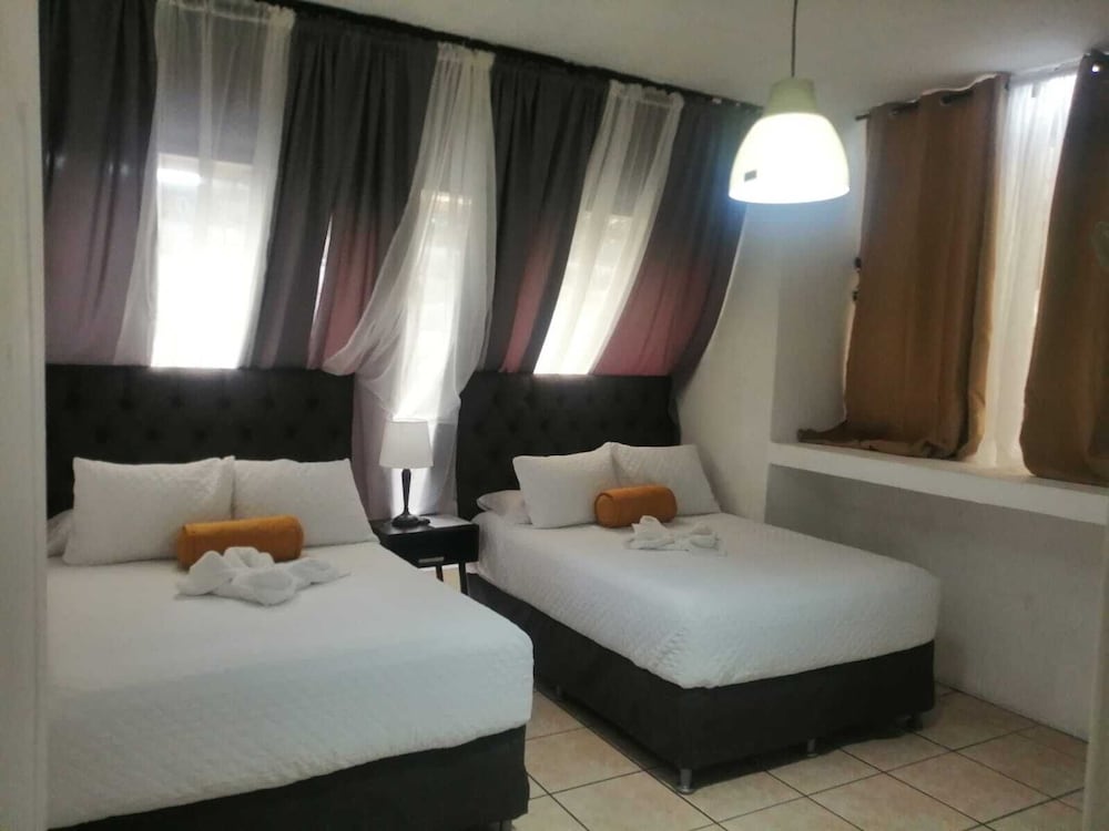 Economy Double Room, 1 Double Bed, Non Smoking, Private Bathroom photo 3