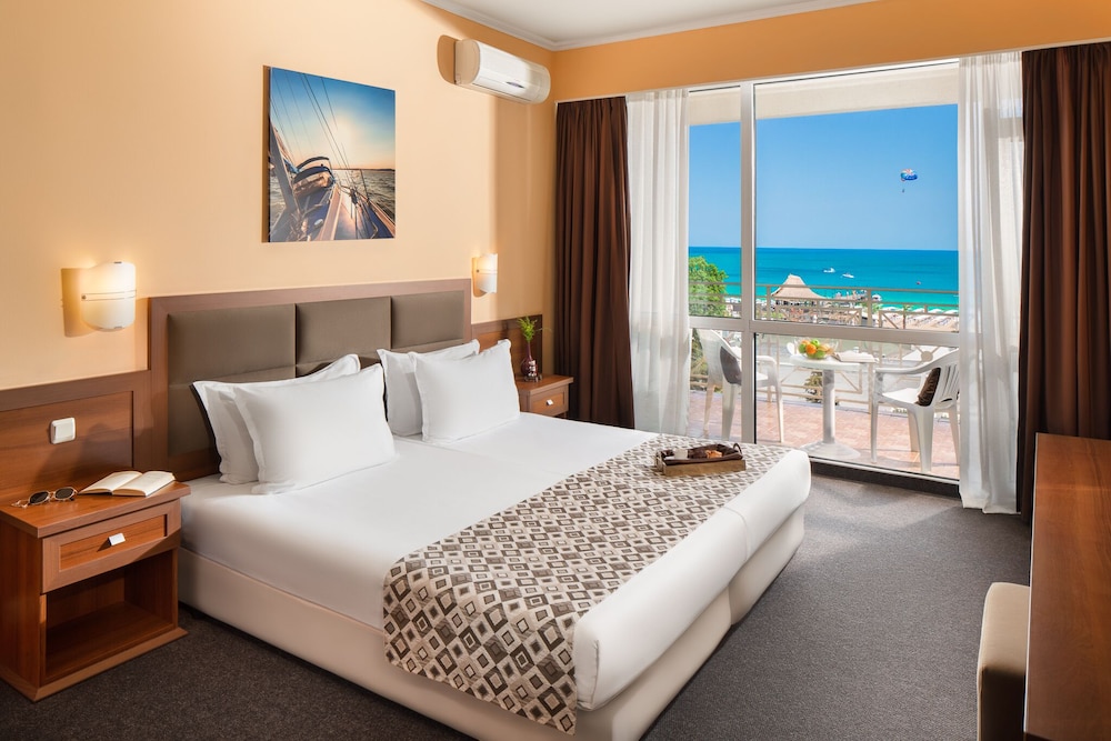 Apartment, 1 King Bed with Sofa bed, Sea View photo 3