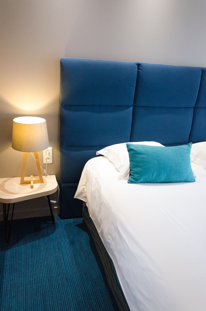 Superior Room, Multiple Beds, Non Smoking (Larger Room) - Photo 2